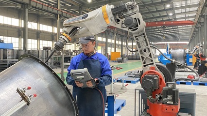 振康機械湯子康 敢與國際豪門扳手腕的“農民企業家”與他的機械設備研發夢